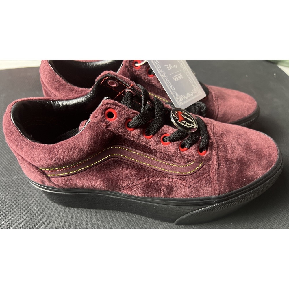 Disney x Vans Snow White Poison Apple Stackform Shoes Womens 6 Burgundy Velvet